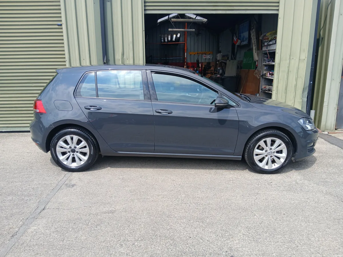 Volkswagen Golf 2015 comfortline 1.6 tdi - Image 1