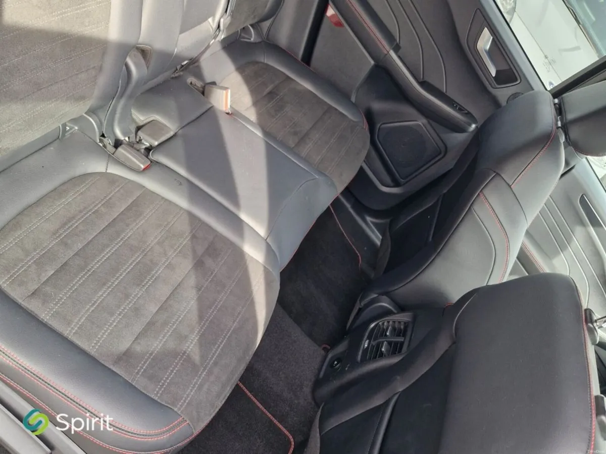 Ford Kuga 2.5 Duratec 225PS PHEV ST-Line X Auto - Image 5