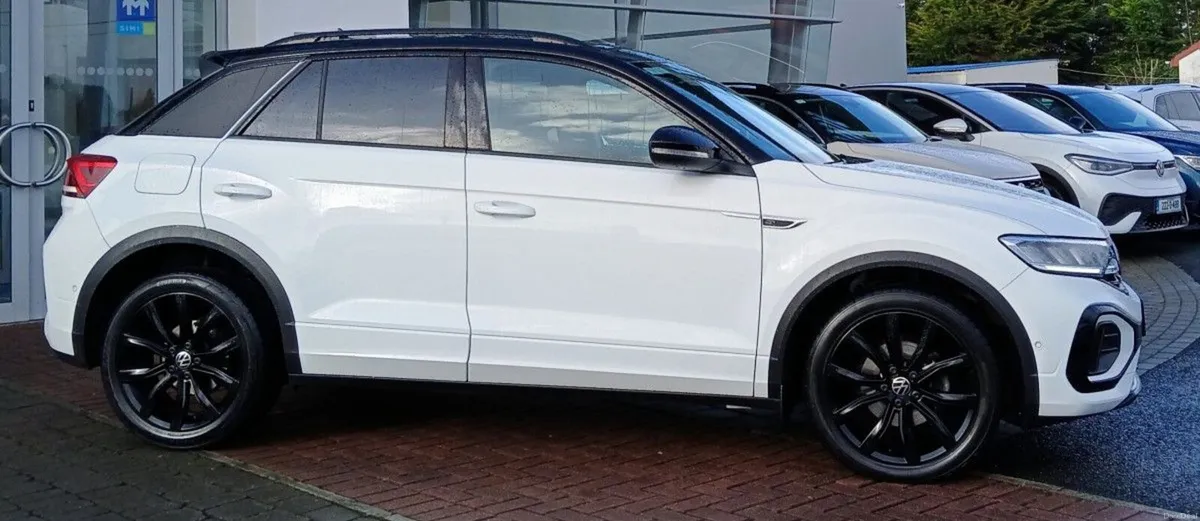 Volkswagen T-Roc R-Line 2.0 TDI 116HP **REAR VIEW - Image 2