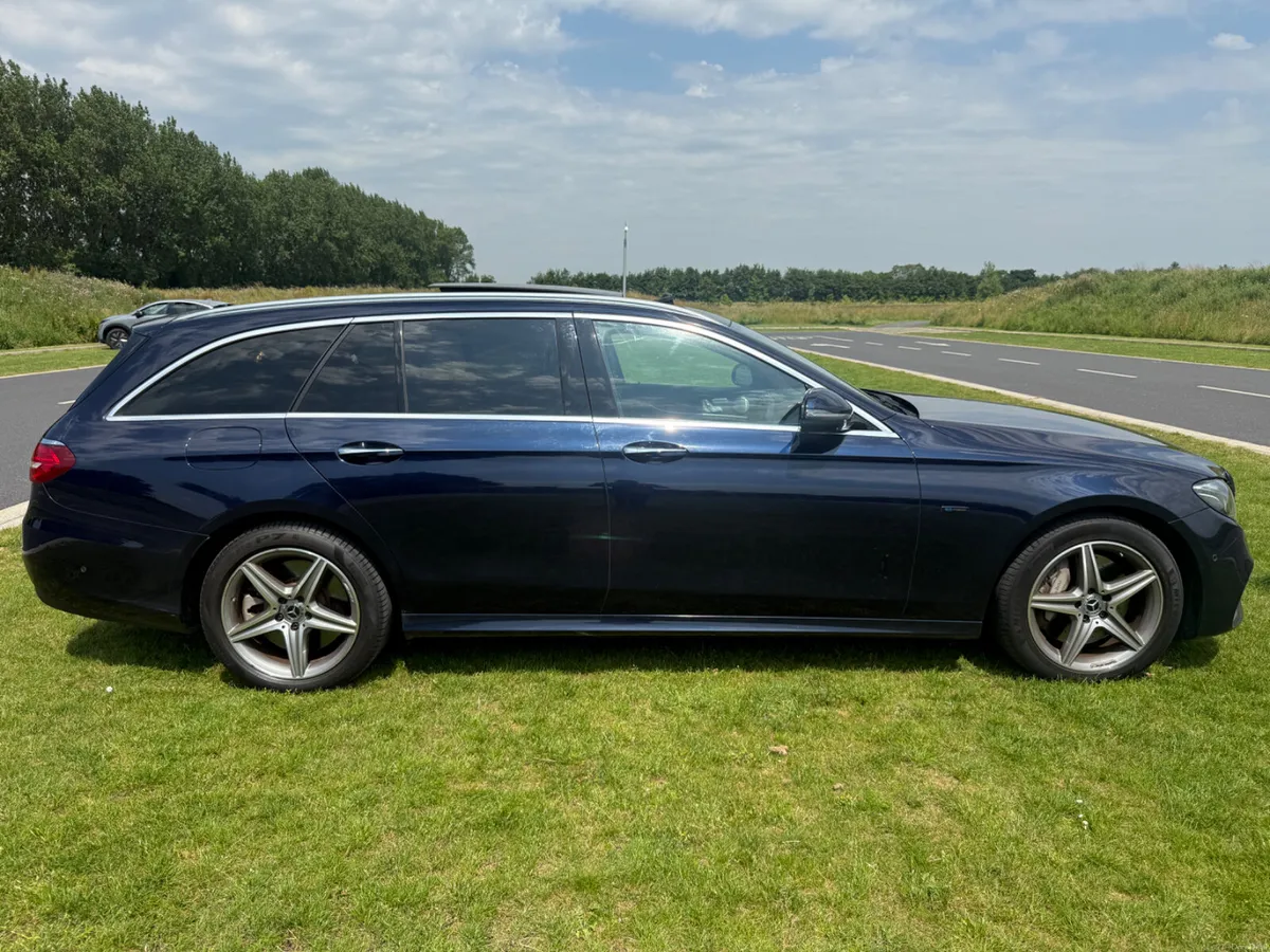 300 DIESEL HYBRID AMG PREMIUM PLUS - Image 4