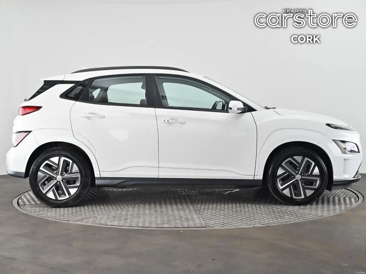Hyundai KONA Kona Se Connect Ev  SE Connect  136 P - Image 2