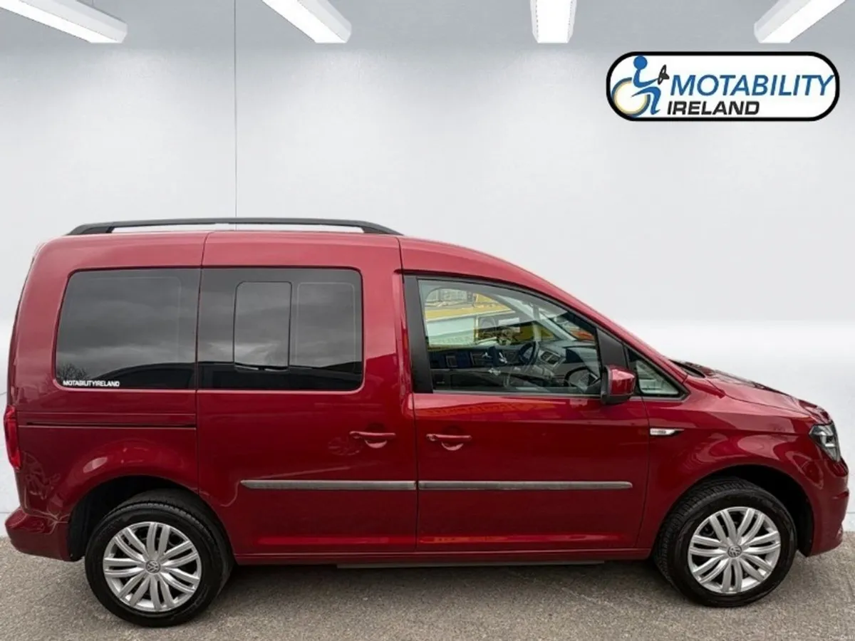 Volkswagen Caddy Maxi Life Drive From Wheelchair - Image 3