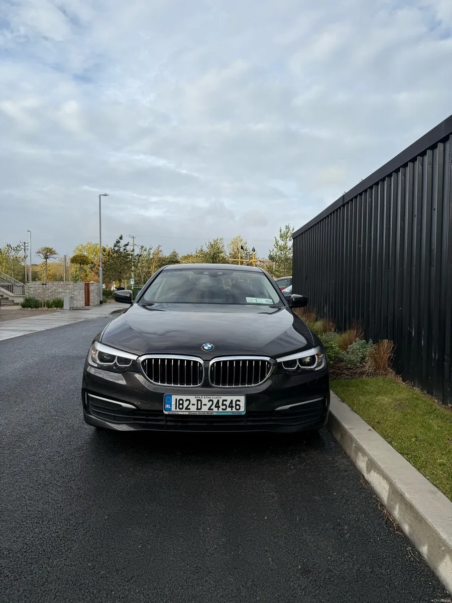BMW 530E 2018 - Image 1