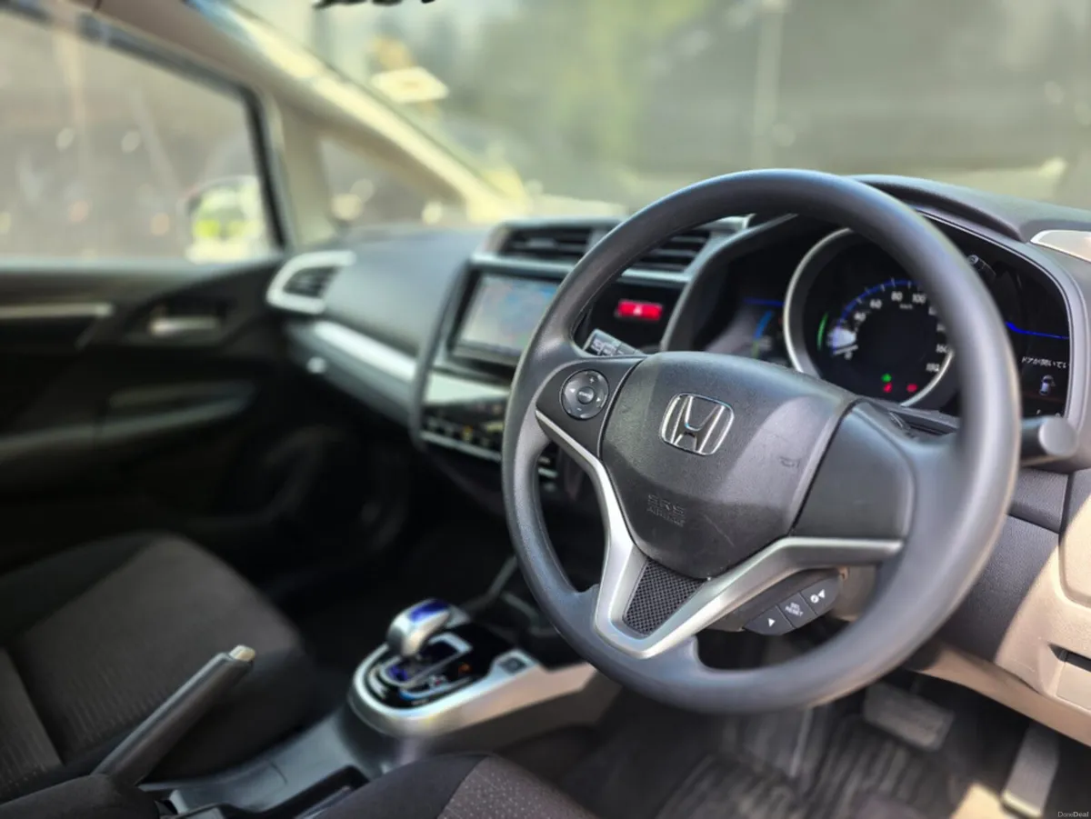 Honda Fit 1.5 PETROL HYBRID AUTO - Image 2