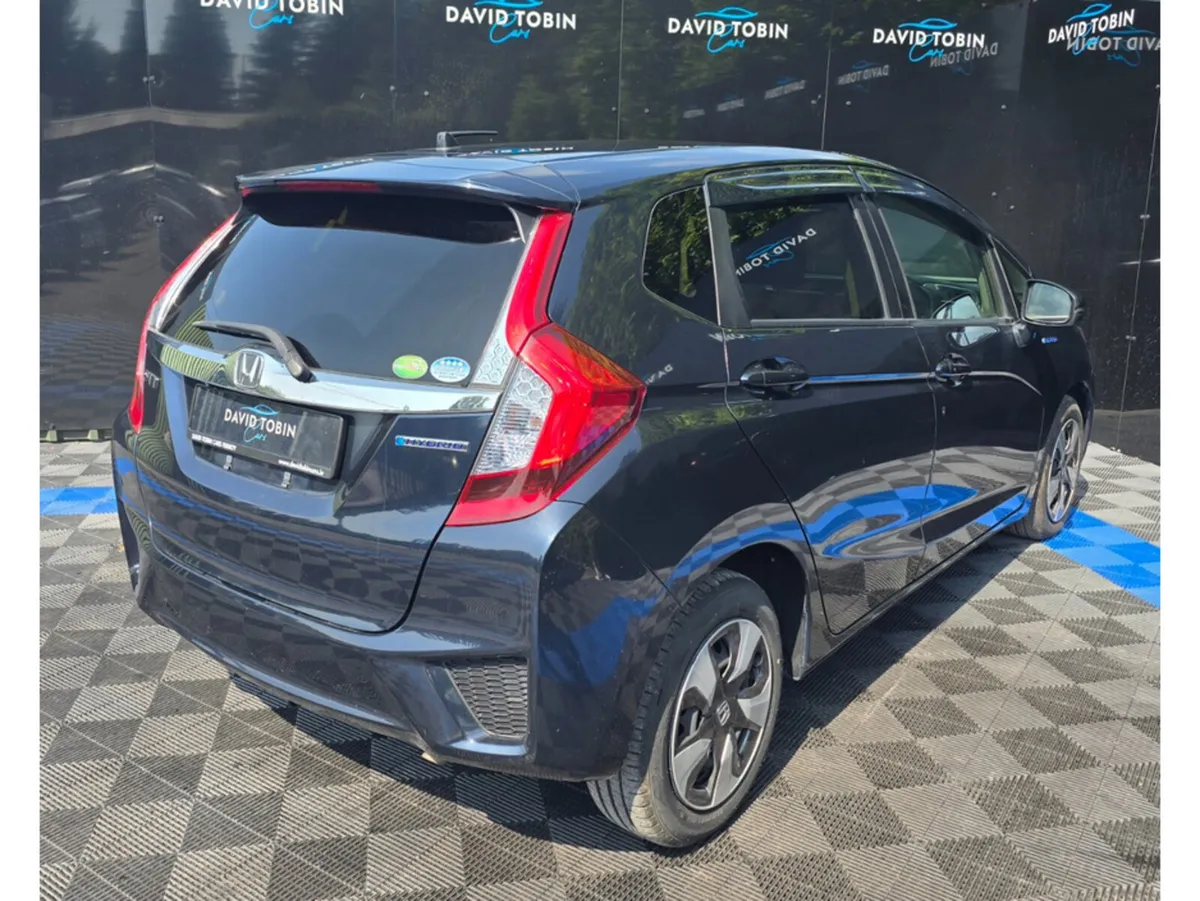 Honda Fit 1.5 PETROL HYBRID AUTO - Image 4