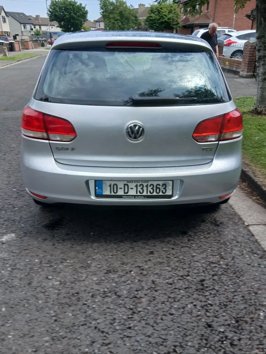 Volkswagen Golf 2010 - Image 2