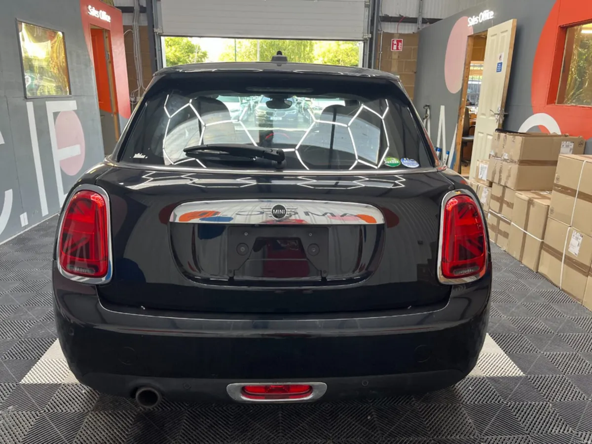 Mini Cooper 2019 MINI COOPER 1.5 AUTOMATIC / CRUIS - Image 3
