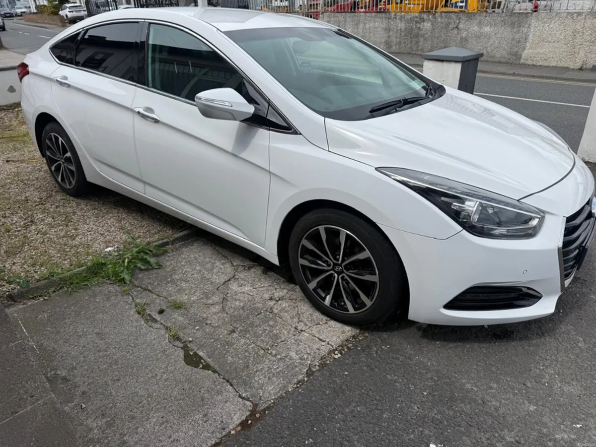 Hyundai i40 1.7 CRDI SE NAV BUS 141PS - Image 4