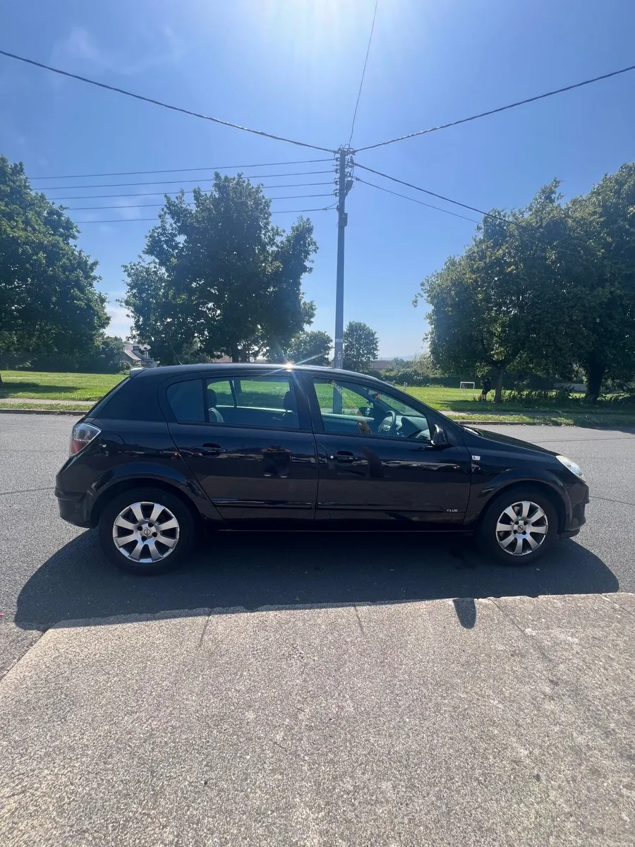 Opel Astra 2008 with nct 1/27 taxed until January - Image 1