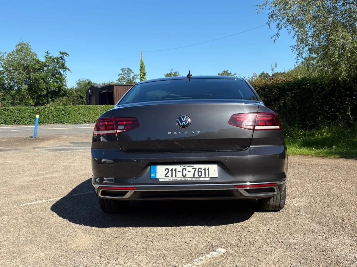 Volkswagen Passat elegance 2.0 TDI 150 bhp - Image 4