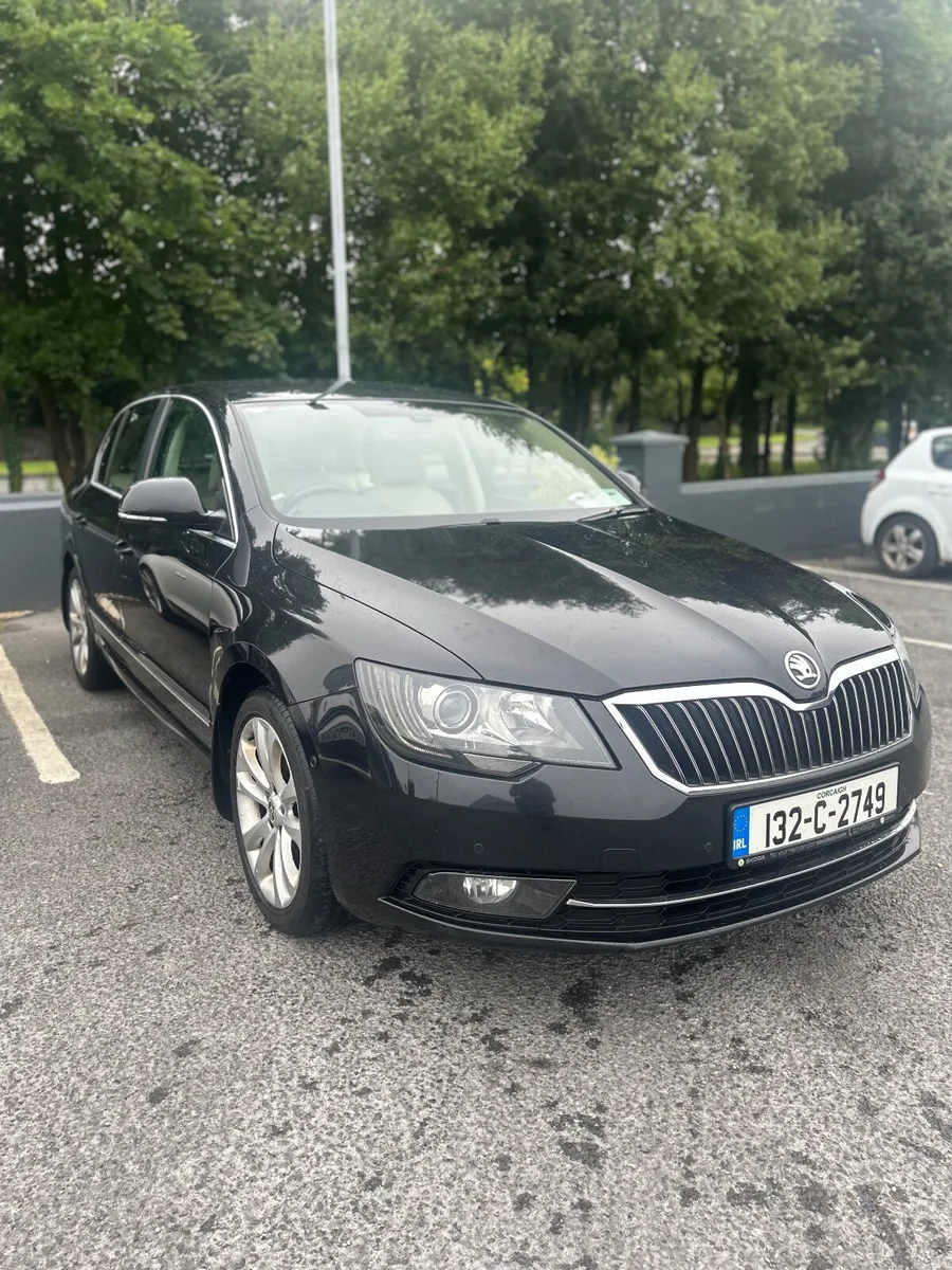 Skoda Superb 2013 - Image 1