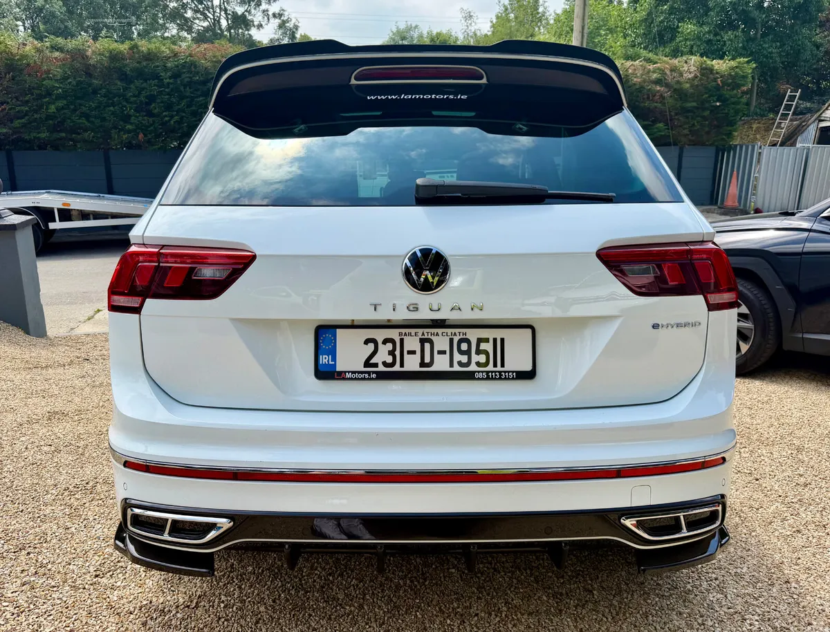 2023 Volkswagen Tiguan R-Line 1.4tsi Phev - Image 4