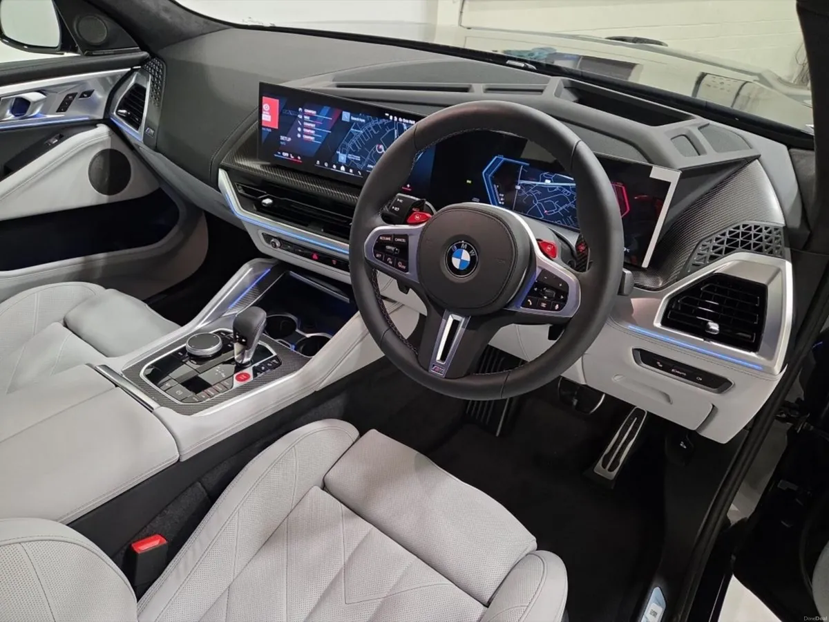 BMW XM XM 50E - Image 6