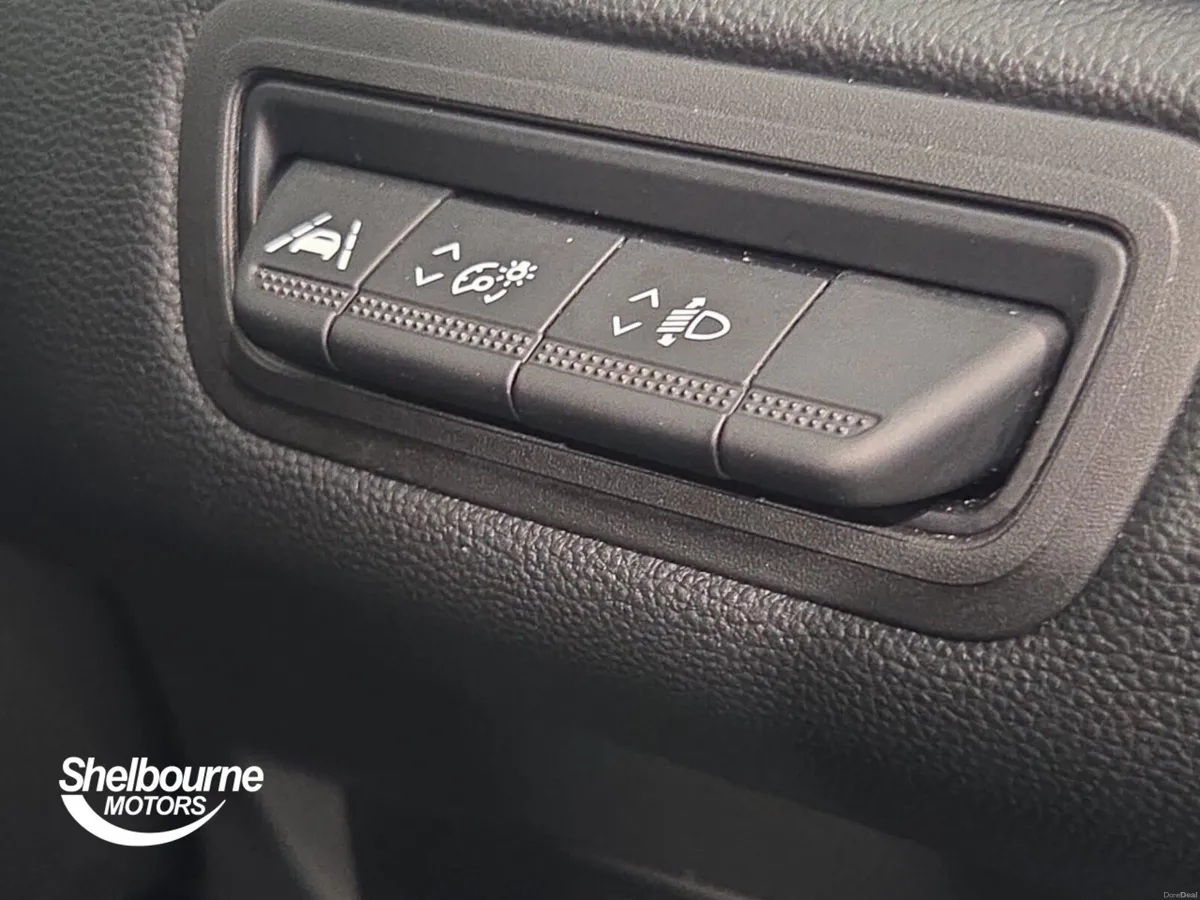 Renault Captur Hatchback Techno - Image 5