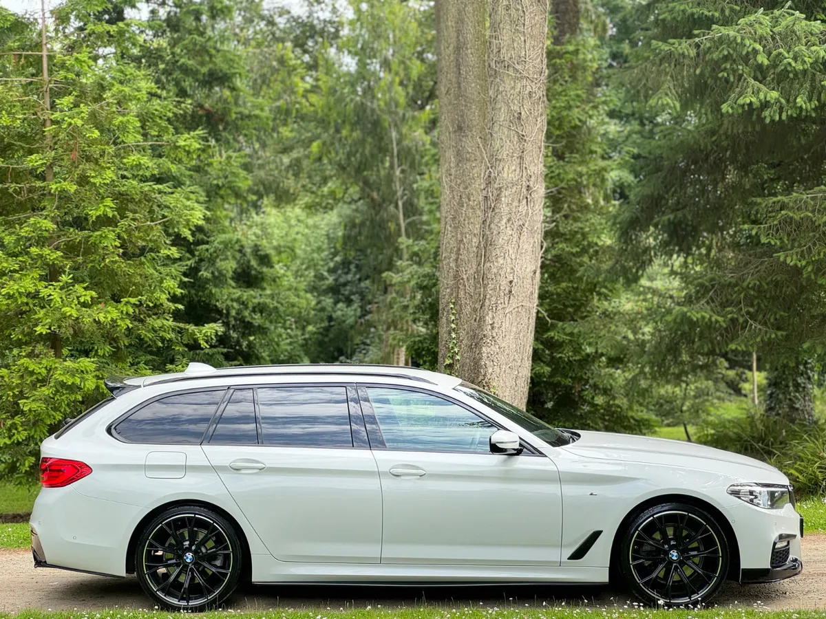 ALPINE WHITE G31 520D MSPORT TOURING - Image 4