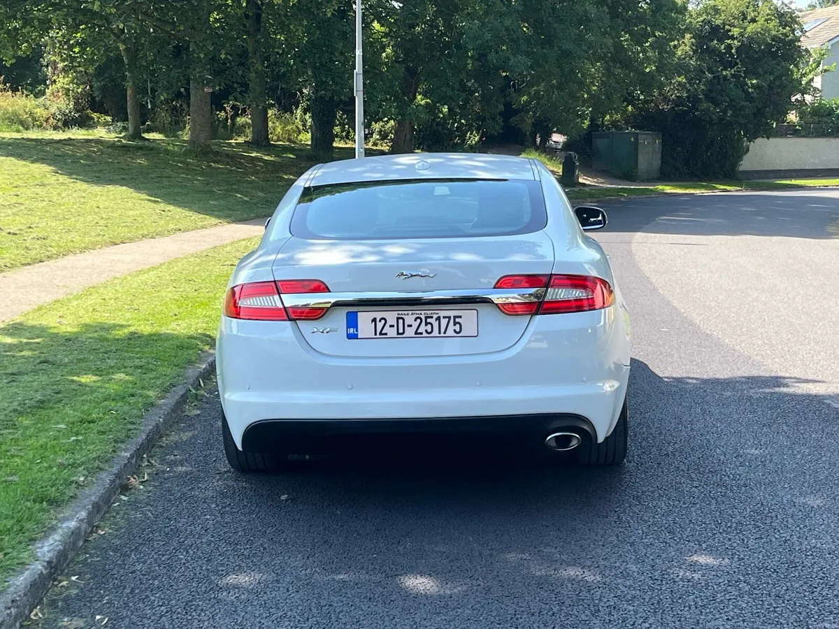Jaguar XF 2.2 d se 4dr auto - Image 4