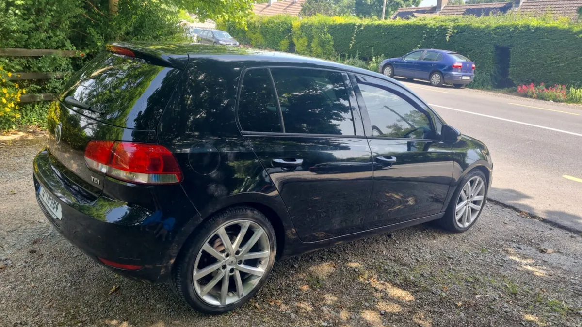 Volkswagen Golf 2012 - Image 1