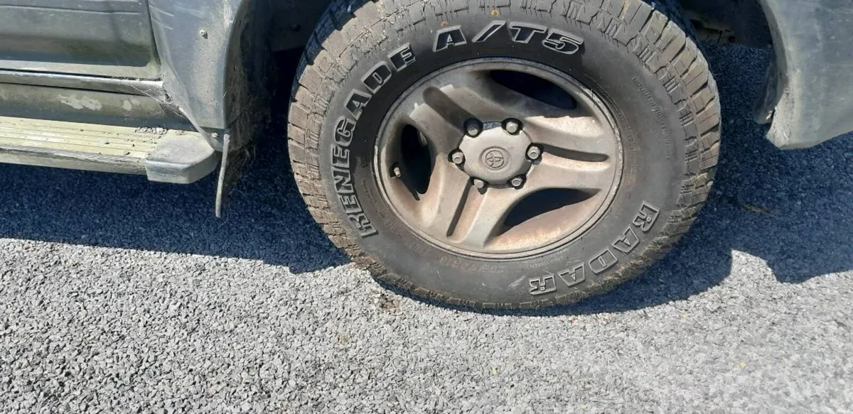 Toyota Land Cruiser - Image 2