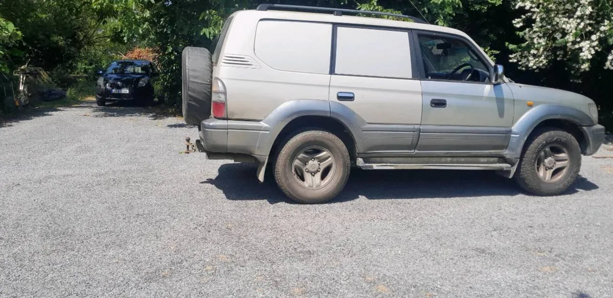 Toyota Land Cruiser - Image 3