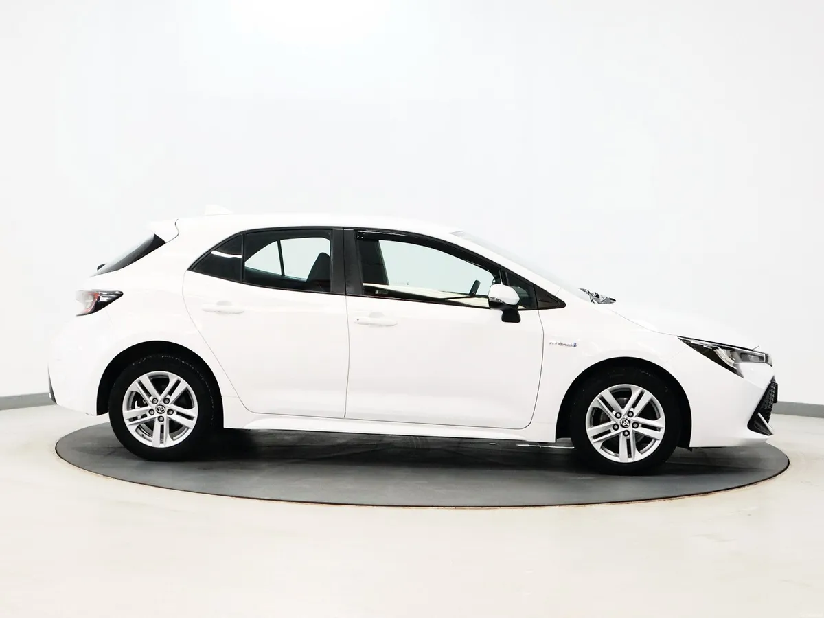 *106* 2022 Toyota Corolla 1.8 vvti icon - Image 3