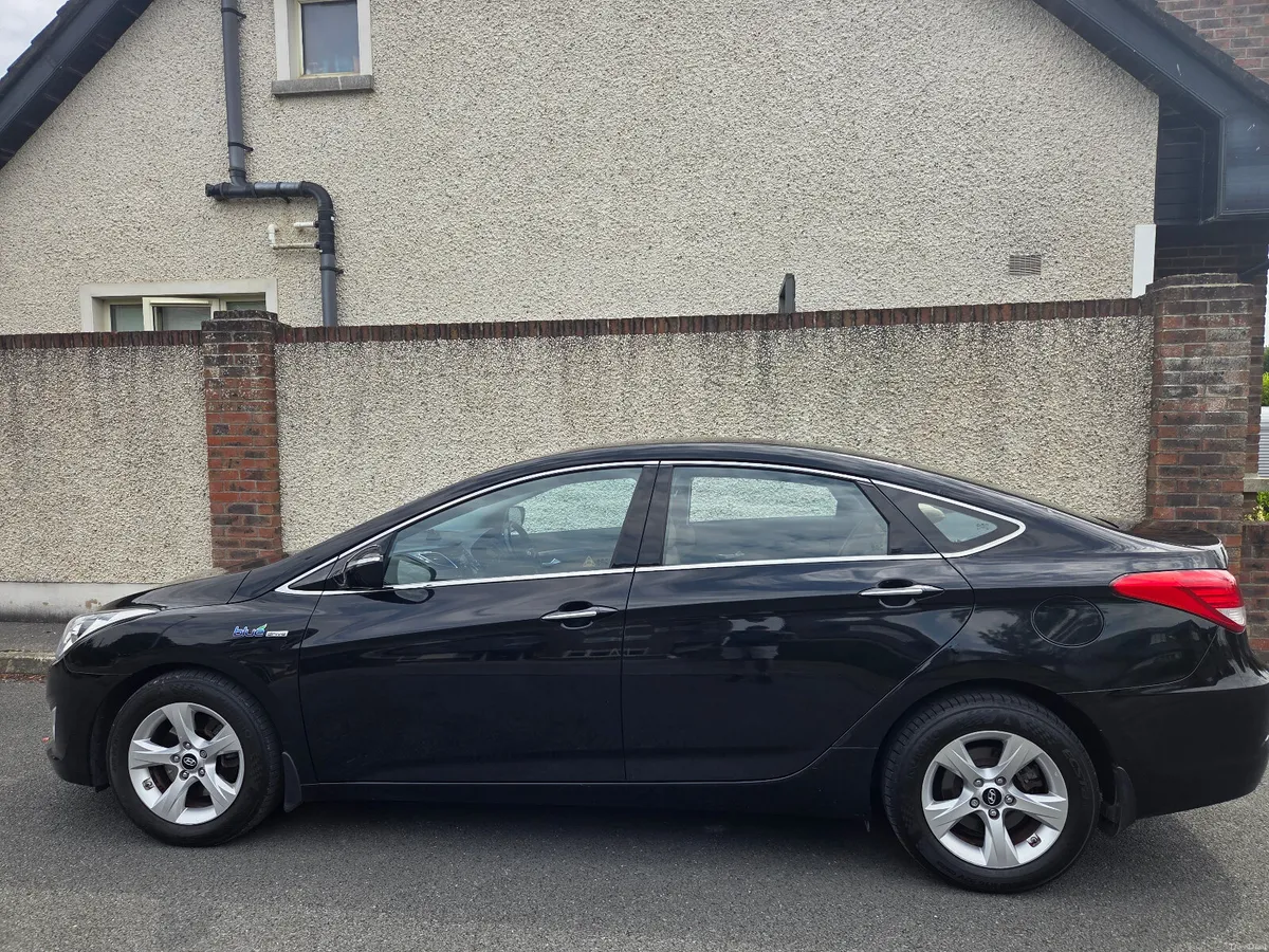 Hyundai i40 Executive, 1 owner, low mileage - Image 4