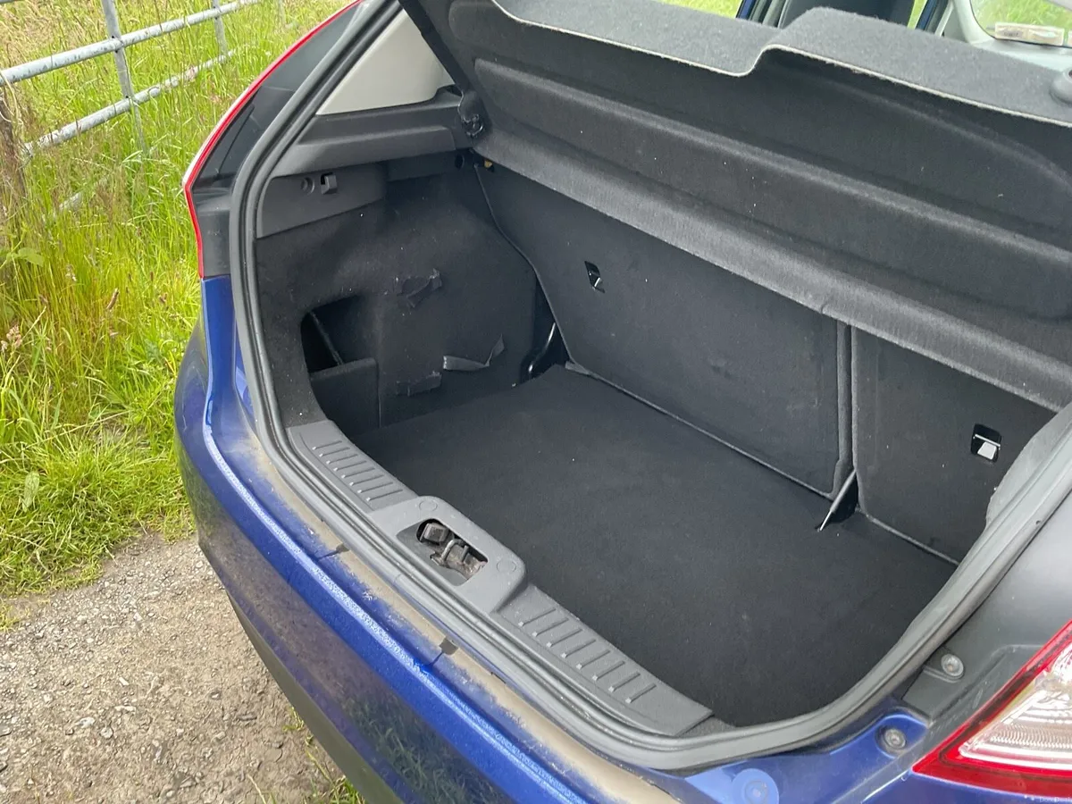 15 ford fiesta - Image 6