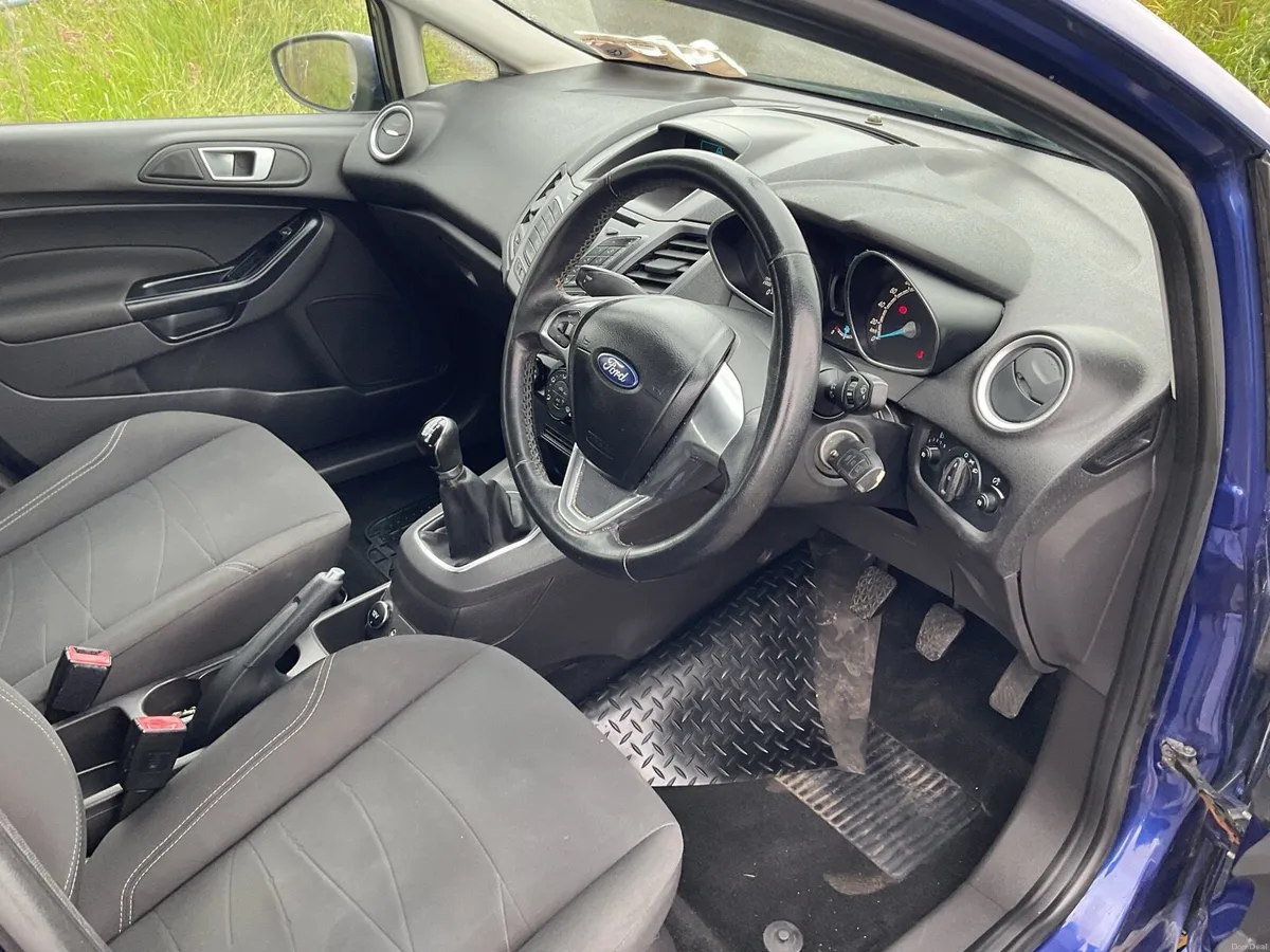 15 ford fiesta - Image 4