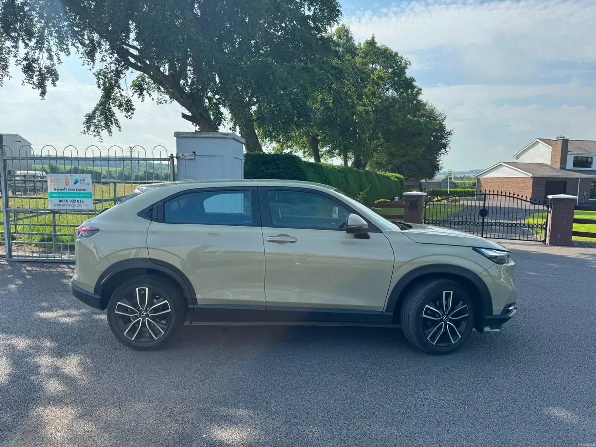 Honda HR-V Elegance e:HEV 2024 - Image 3