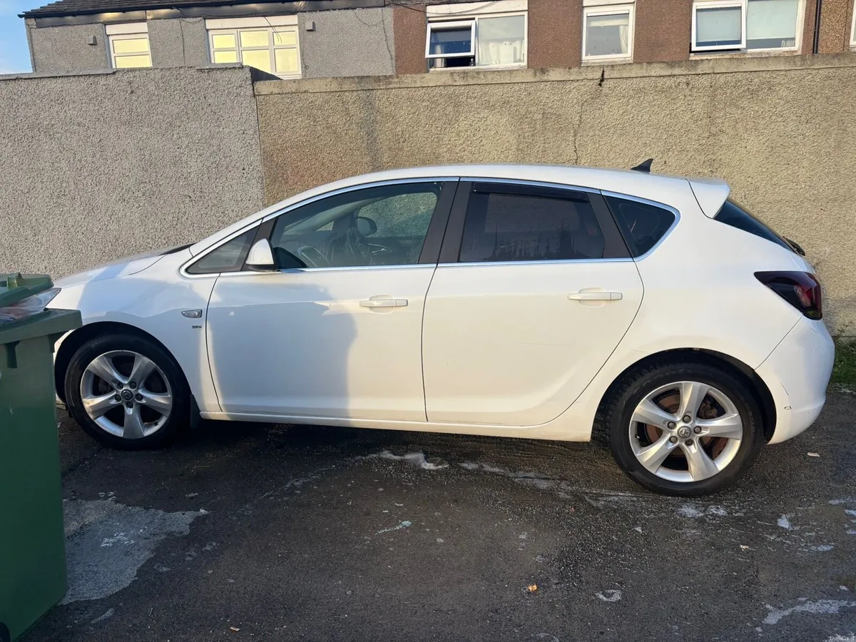 2012 Opel Vauxhall Astra SRI diesel - Image 2