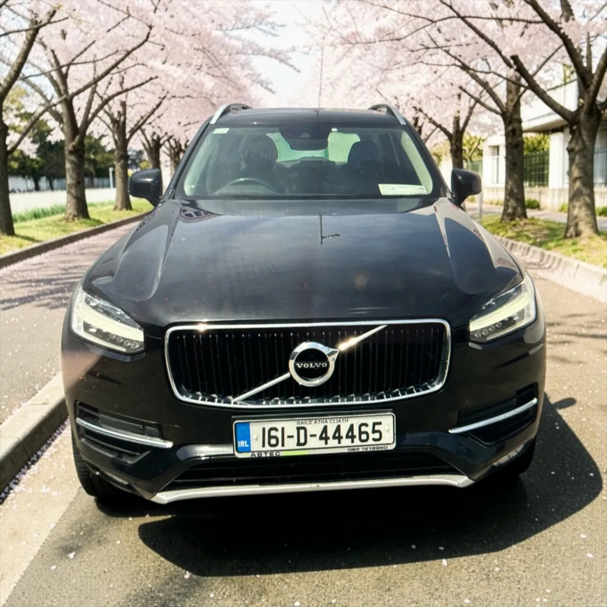 2016 Volvo XC90 D5 (235hp) AWD Momentum Geartronic - Image 2