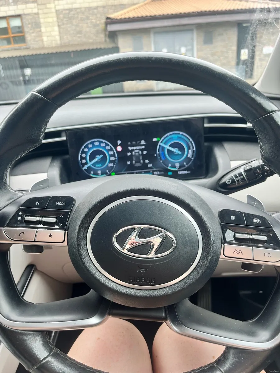 Hyundai Tucson Executive Plus Two Tone - Image 2