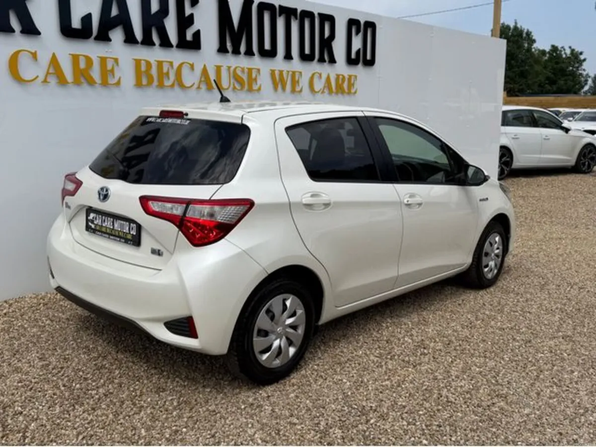 Toyota Yaris 2017 Yaris 1.2 Hybrid - Image 4