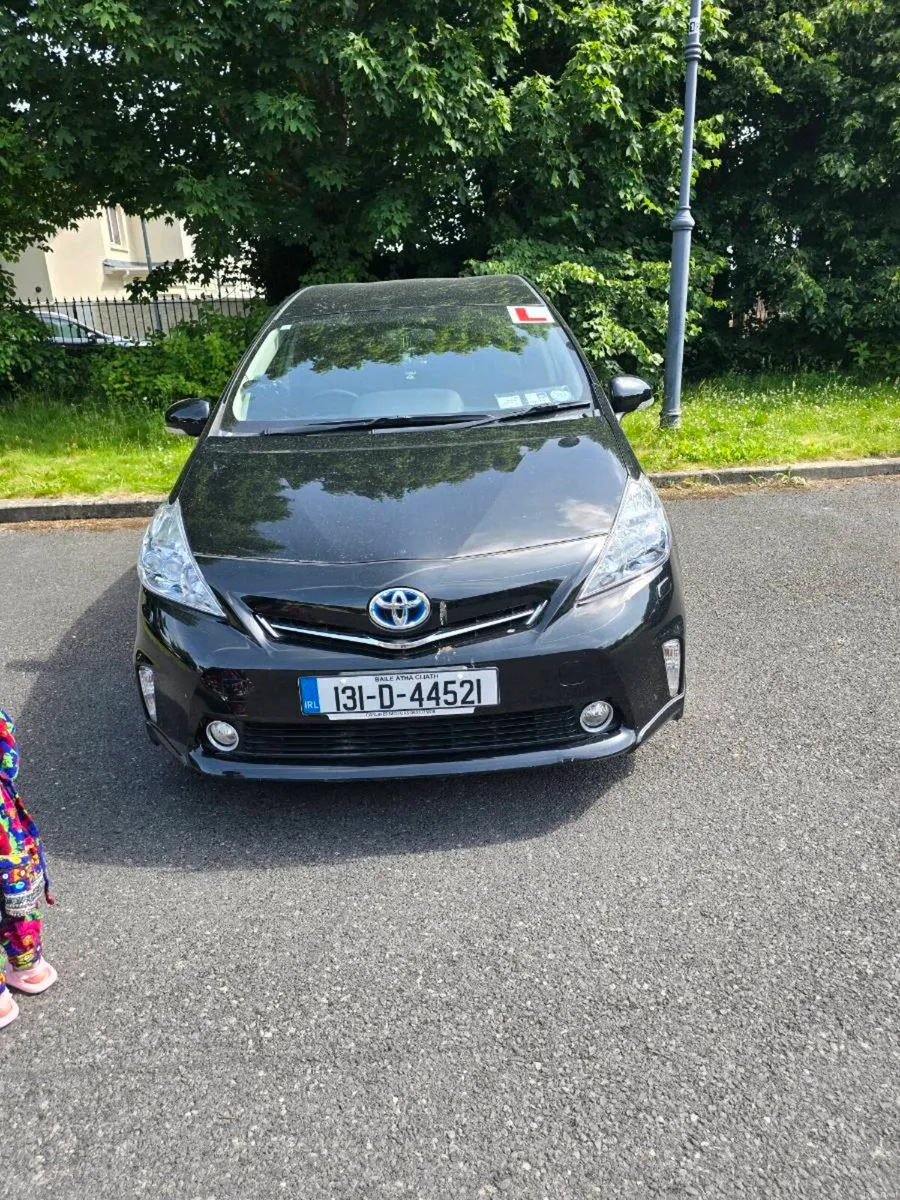 Toyota prius alpha 7 seater - Image 1