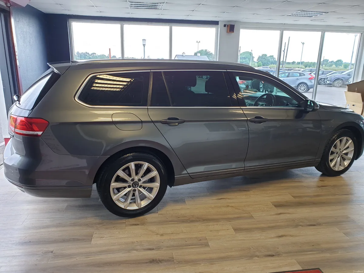 Volkswagen Passat 1.6TDI BUSINESS EDITION ESTATE - Image 3