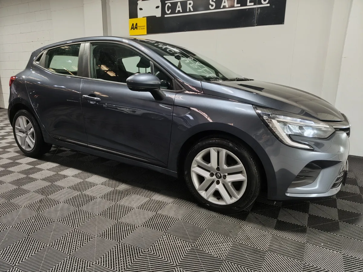Renault Clio 2022 DYNAMIQUE EDITION 6 SPEED PETROL - Image 3