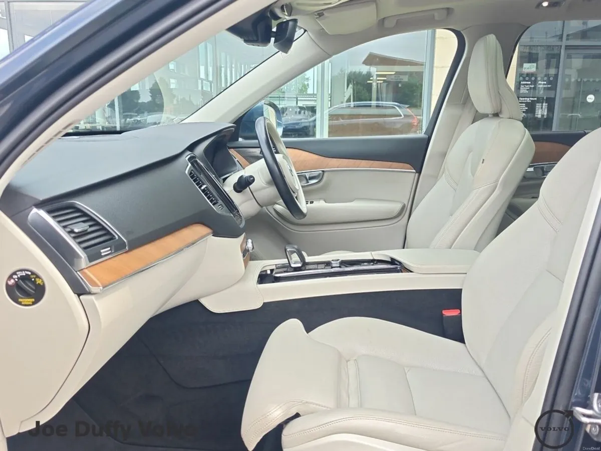 Volvo XC90 T8 PHEV *Lounge Pack, Booster Seat, Har - Image 6