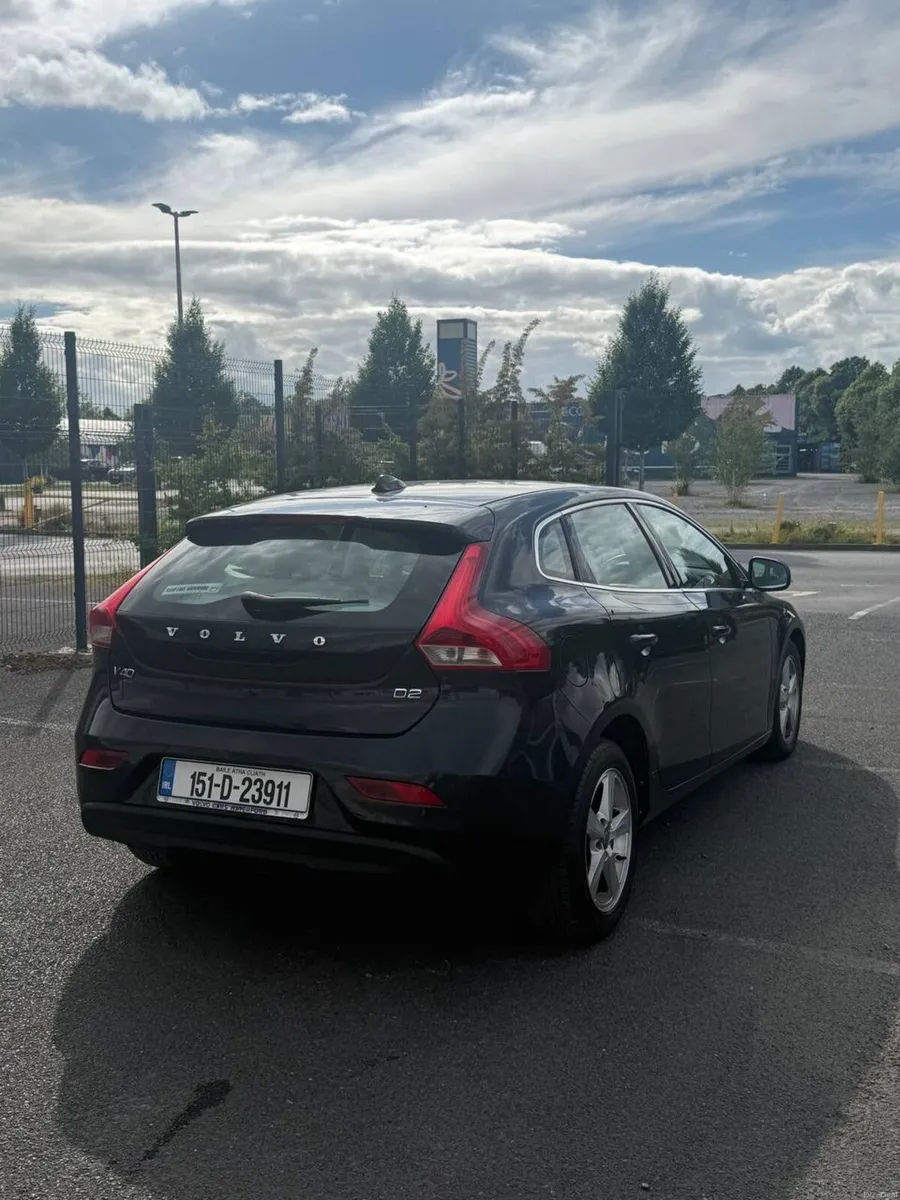VOLVO V40🔥Automatic🔥new NCT service history - Image 5