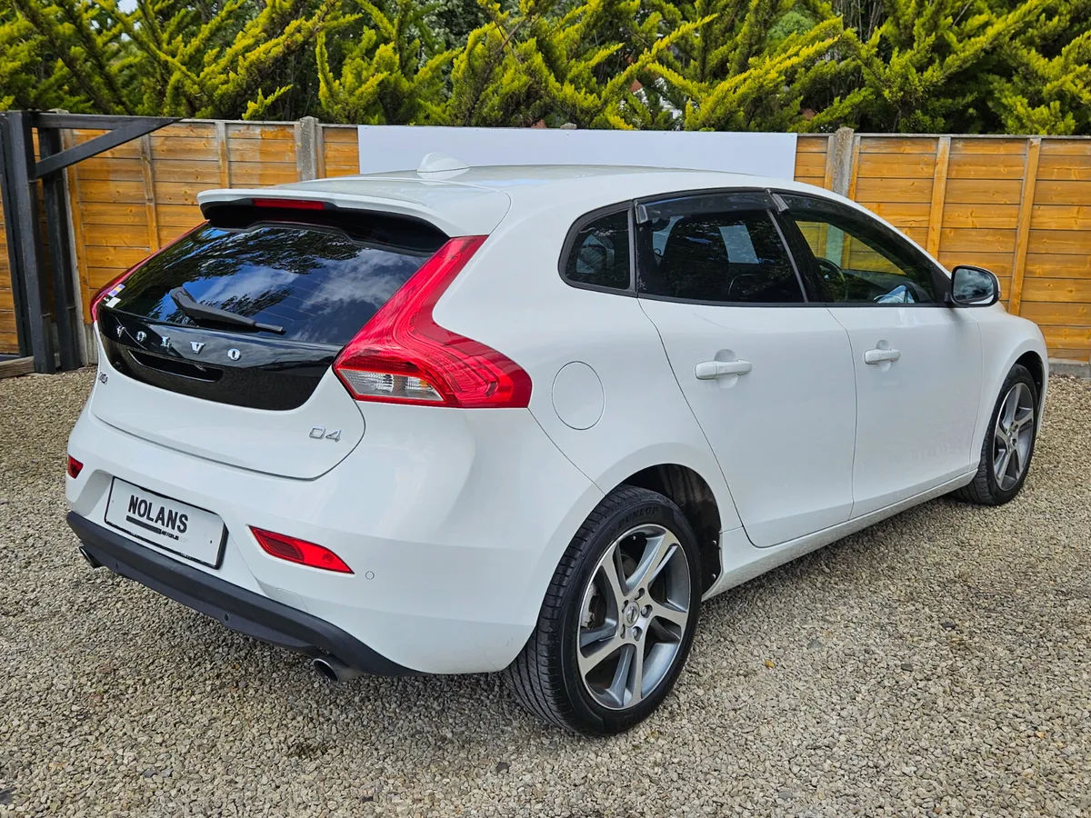VOLVO V40 D4 2.0 DIESEL D4 AUTO NEW NCT - Image 6