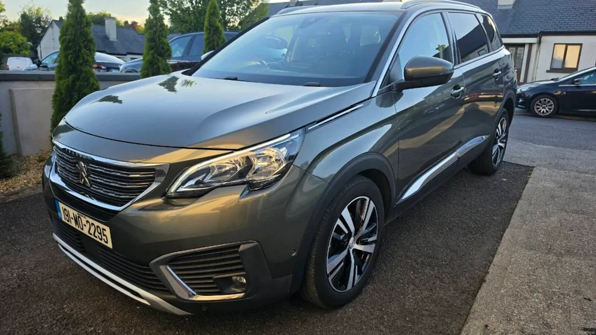 Peugeot 5008 7 seaters New Nct - Image 3