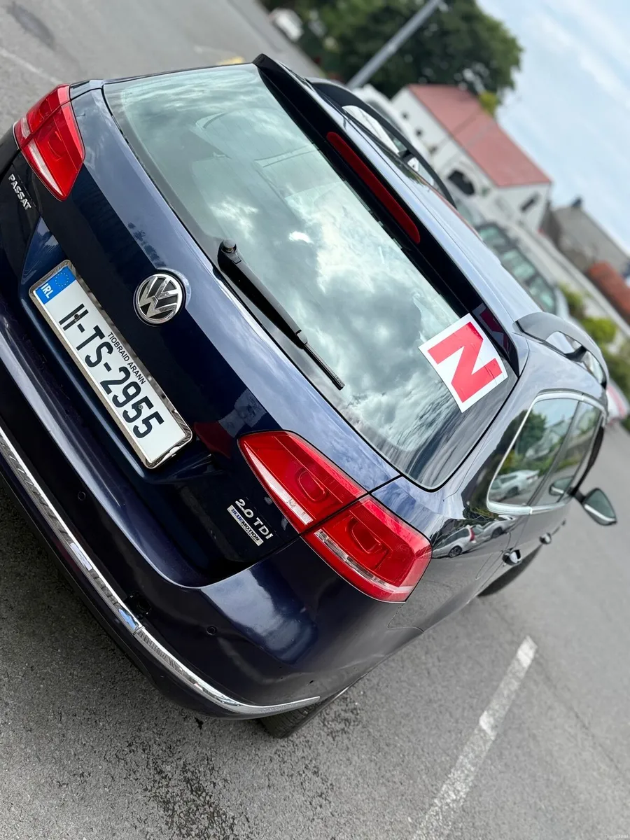 Volkswagen Passat 2011 - Image 3