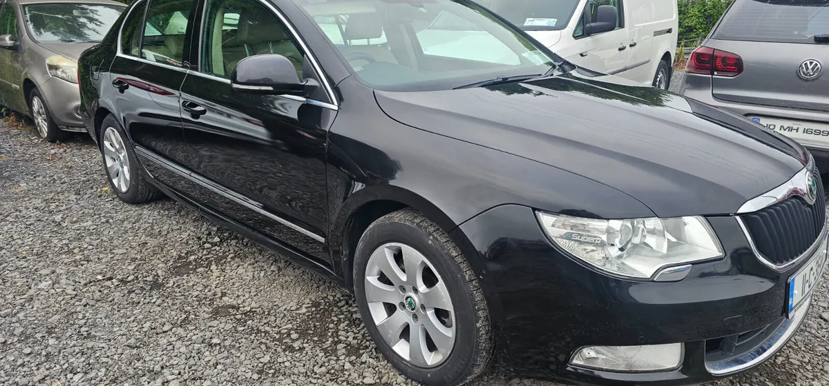 Skoda Superb 2011 - Image 2