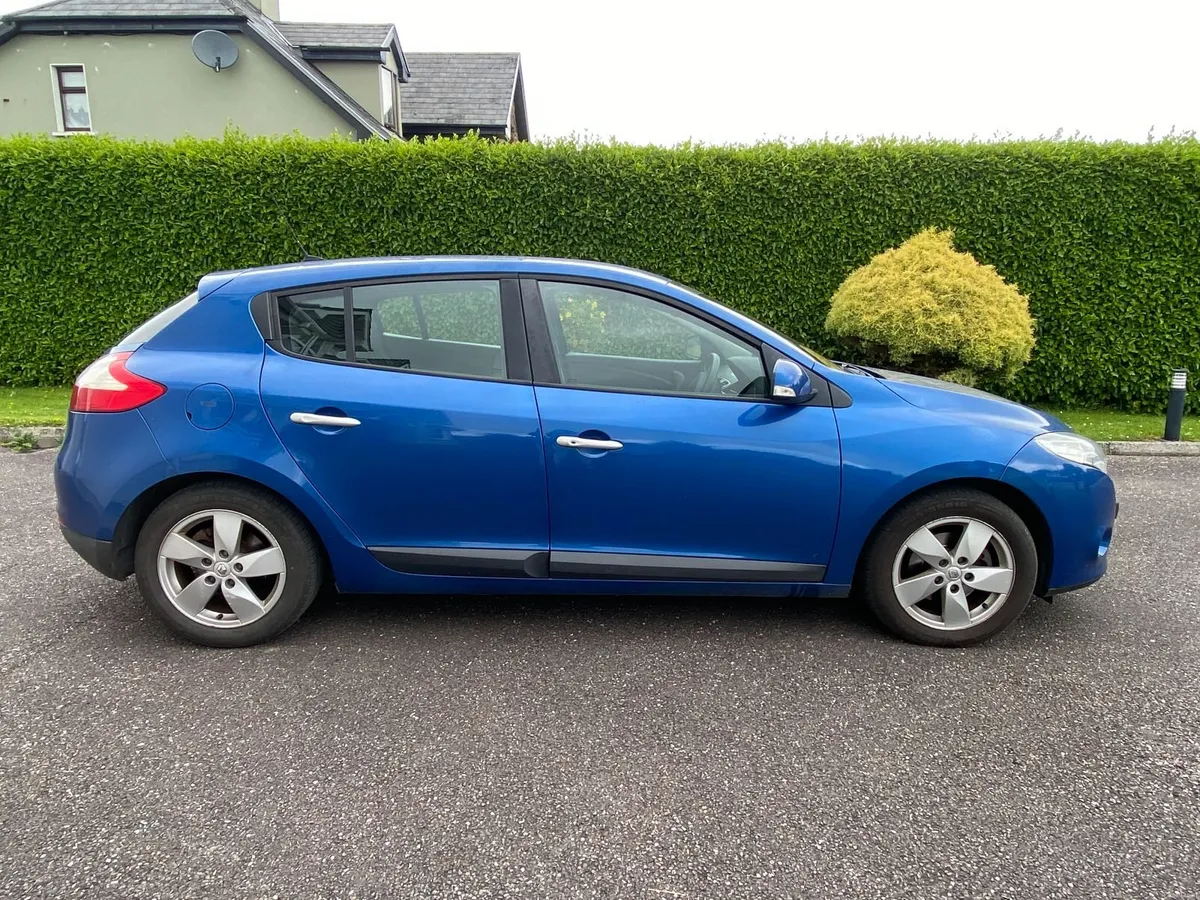 Renault Megane 2012 - Image 2