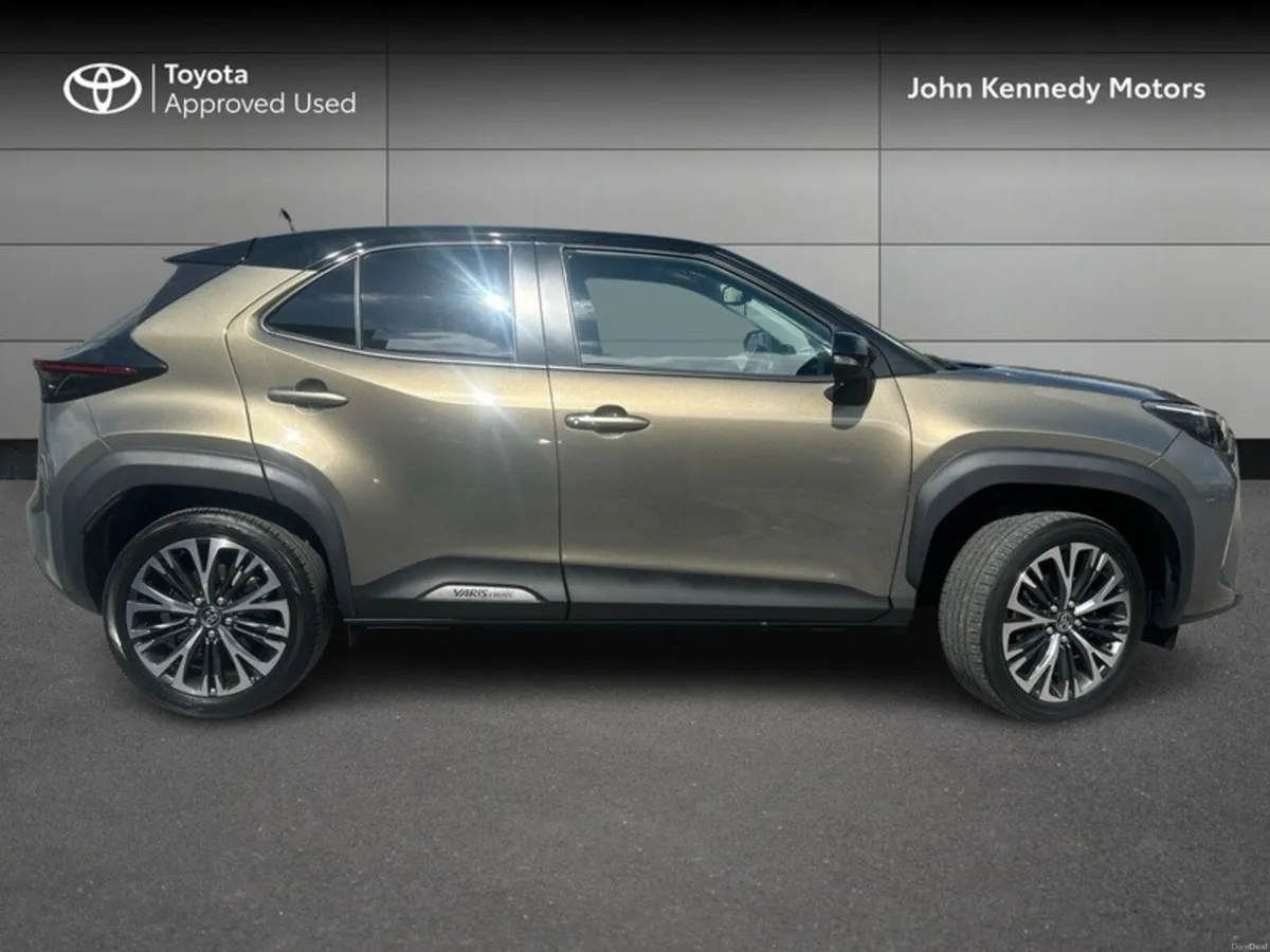 Toyota Yaris Cross HYBRID SOL - Image 3