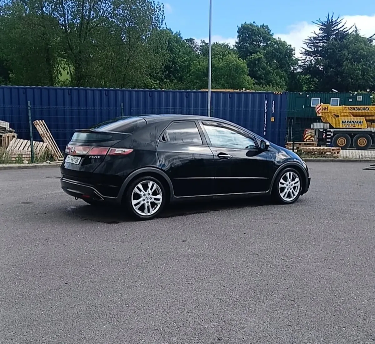 Lovely 2009 honda Civic , ( Fresh Nct) low mileage - Image 2