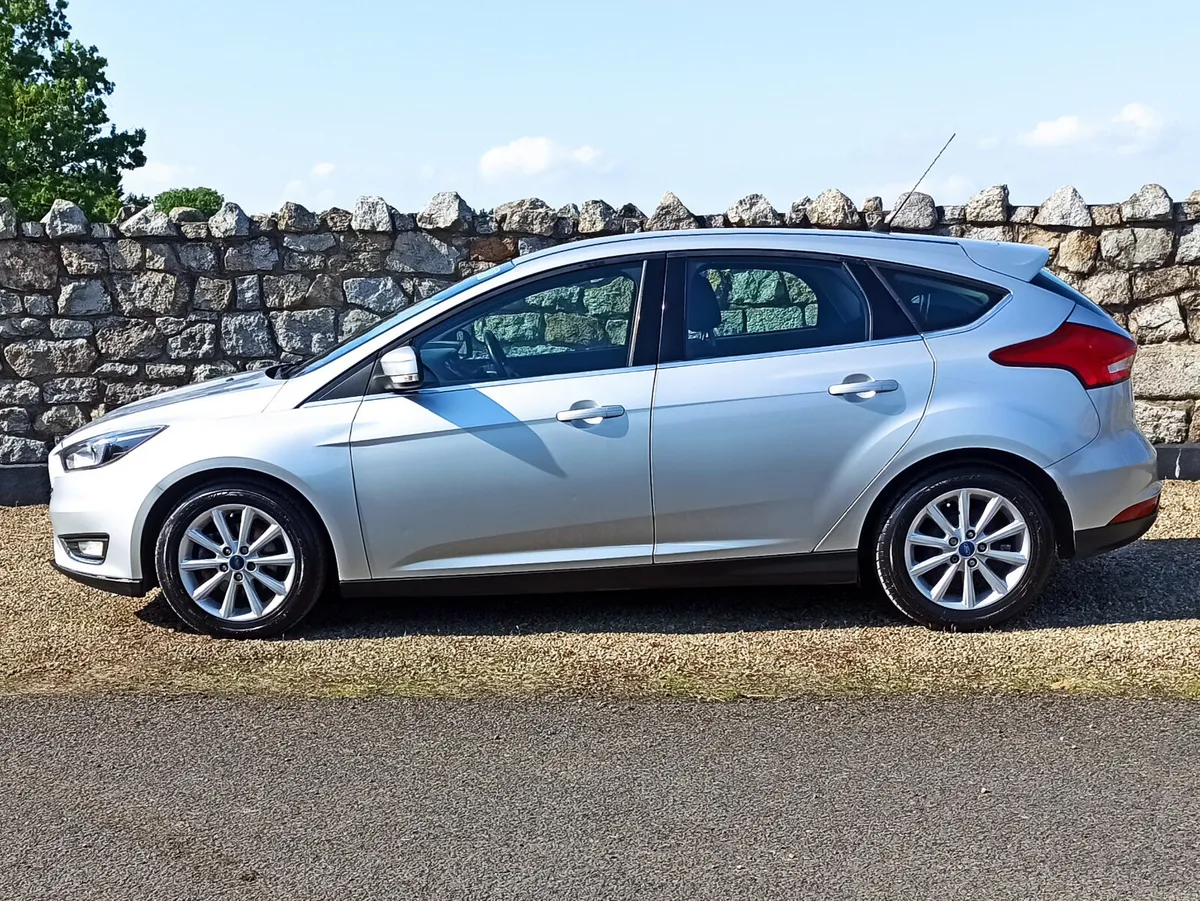 151 Ford Focus 1.6D Manual • Titanium - Image 4