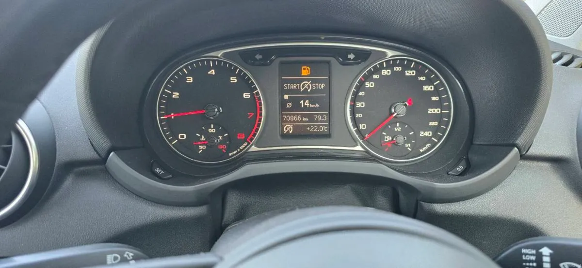 Audi A1 2011 1.4l  automatic - Image 4