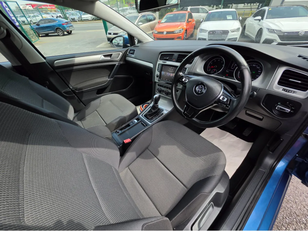 Volkswagen Golf 1.2 TSI COMFORTLINE EDITION - * RE - Image 5