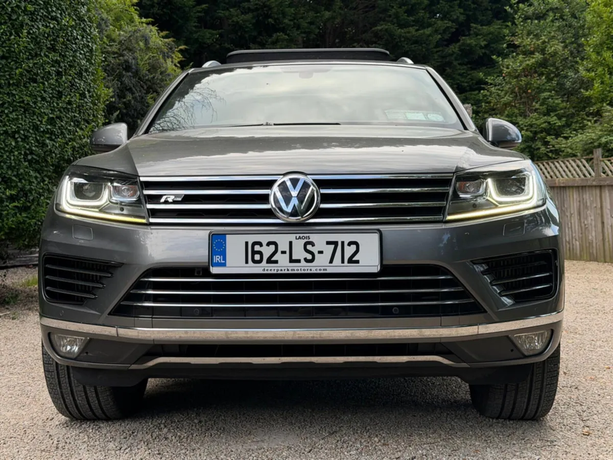Volkswagen Touareg 3.0 TDI V6 R-LINE *Passenger…Pa - Image 3
