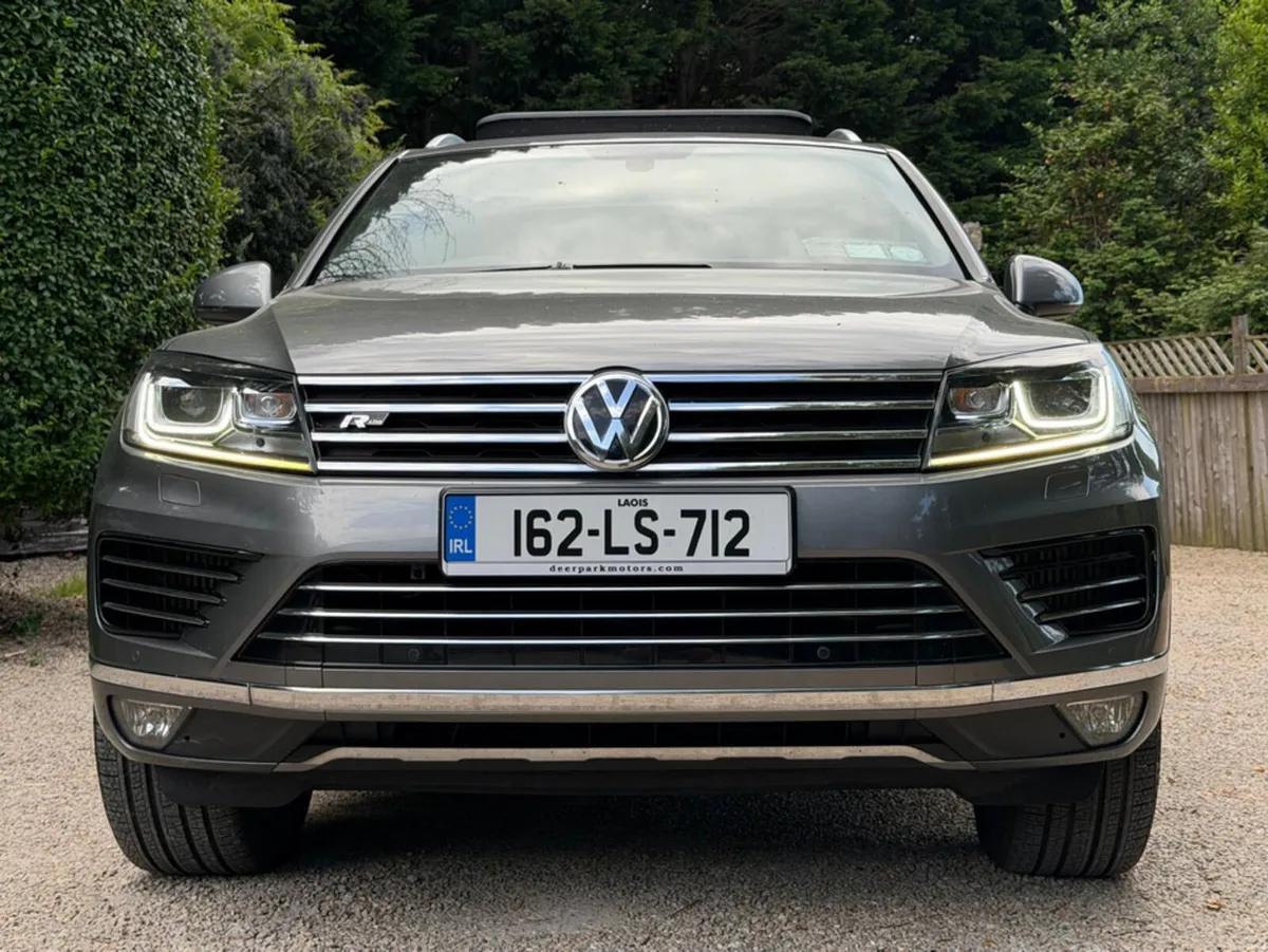 Volkswagen Touareg 3.0 TDI V6 R-LINE *Passenger…Pa - Image 4