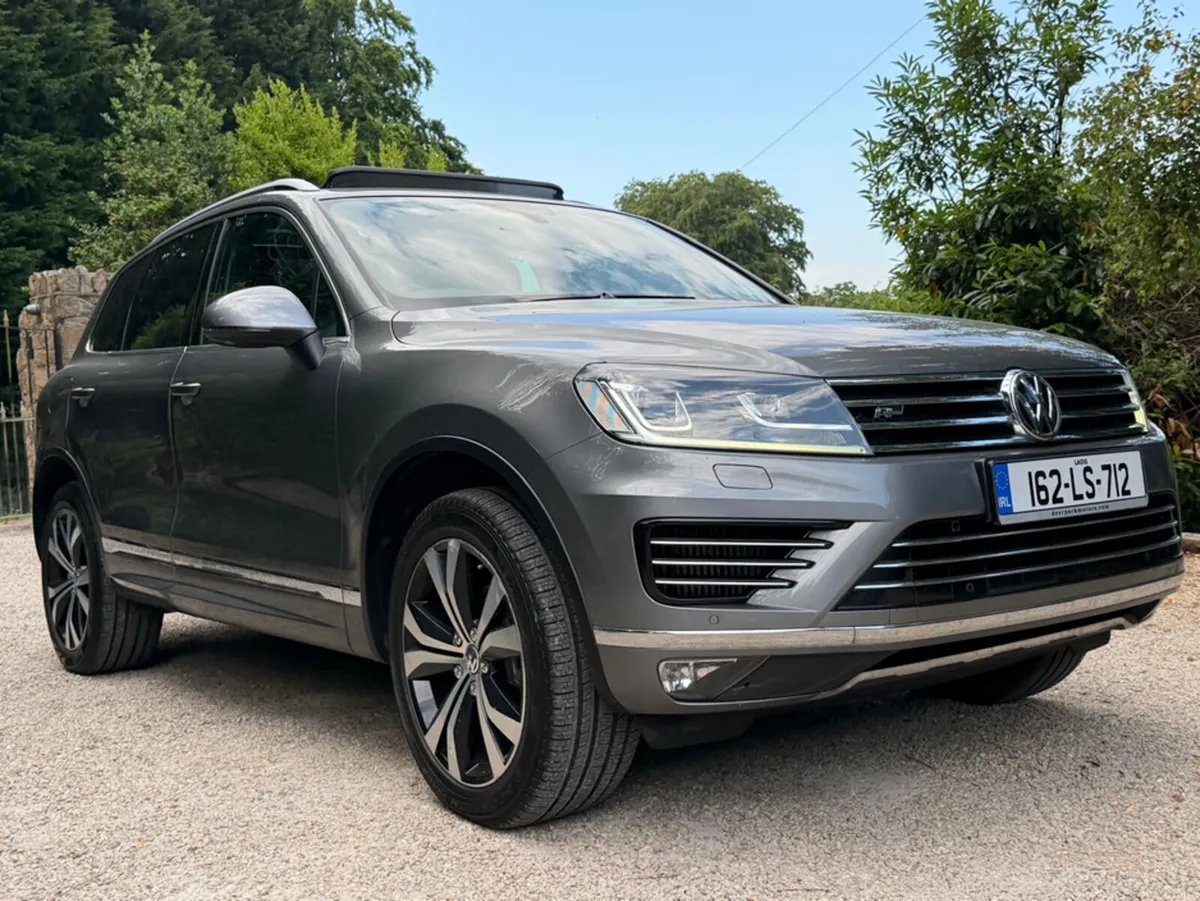 Volkswagen Touareg 3.0 TDI V6 R-LINE *Passenger…Pa - Image 1